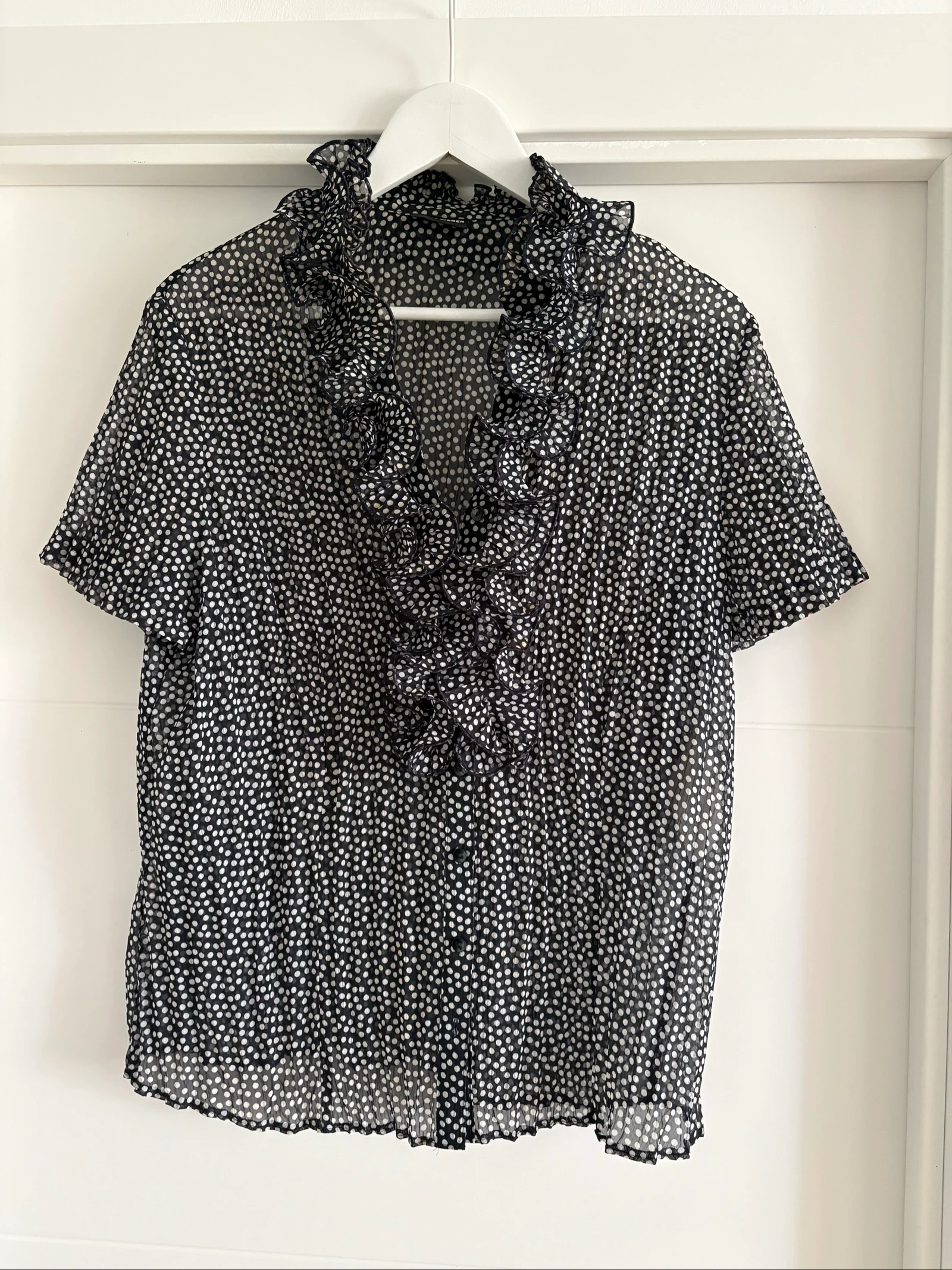 Blusa Gerry Weber negra con lunares y volantes talla 42 – photo 2